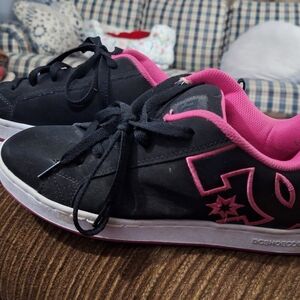 Ladies DC Court Graffik